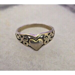 Vintage Sterling Silver 925 Heart Design Ring Size 8.